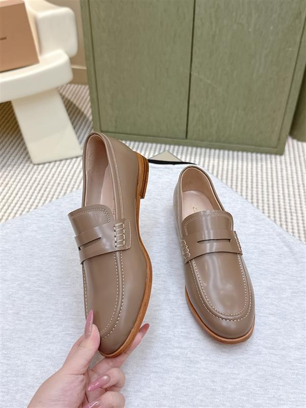 2025112812728526 310